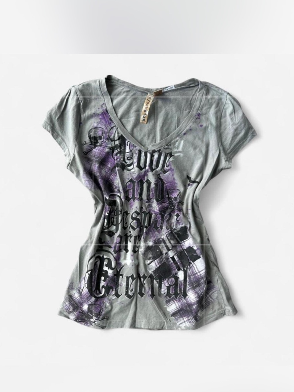 Y2K grey and purple graphic tee v neck